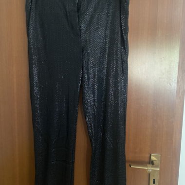 Glänzende Hose