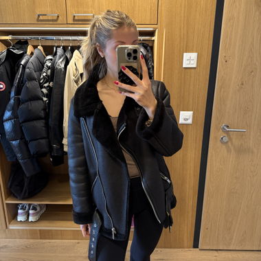 Giacca in pelle nera ZARA