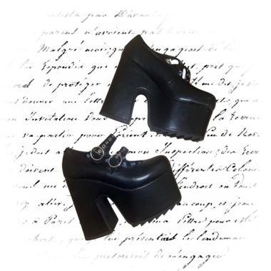 Lamoda Big Ego plateau heels
