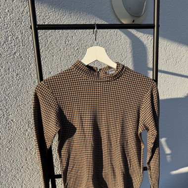 Braun Schwarzes Langarmoberteil
