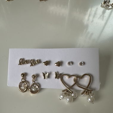 Bunch of earrings 