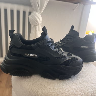 Black Steve Madden Sneakers