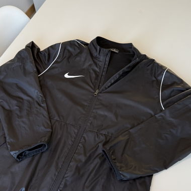 Nike Laufjacke – Größe L 