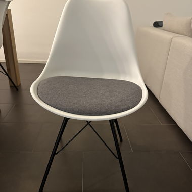 Chaises de salle à manger blanches