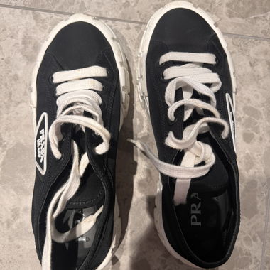 Baskets Prada
