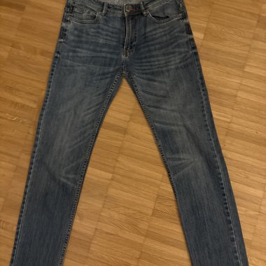 Jeans scuri