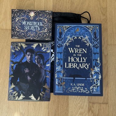 FairyLoot Wren in der Holly Library