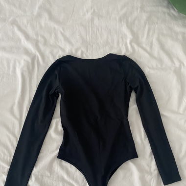 body with open back