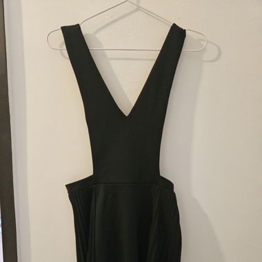 Schwarzes Kleid