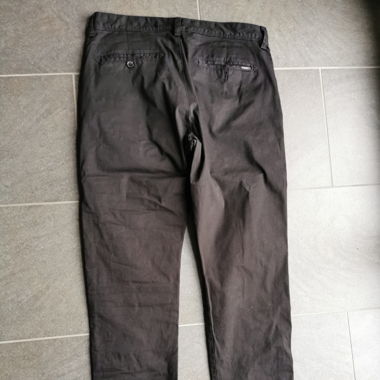 Schwarze Herrenjeans