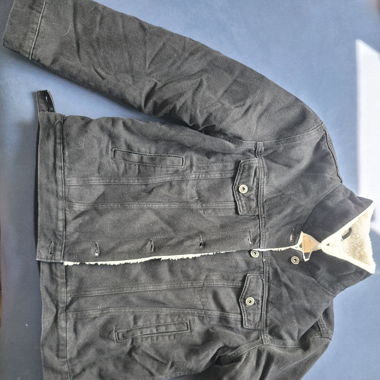 Jeansjacke mit Kunstfell