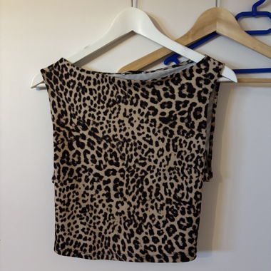 Bershka Leo-Top