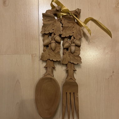 Hand-carved wooden cutlery from Brienz