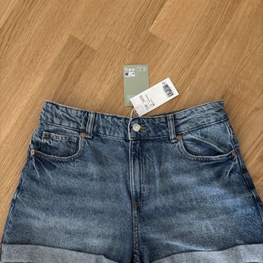 shorts in denim