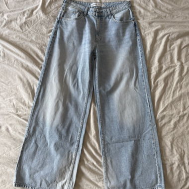 Wide-leg jeans