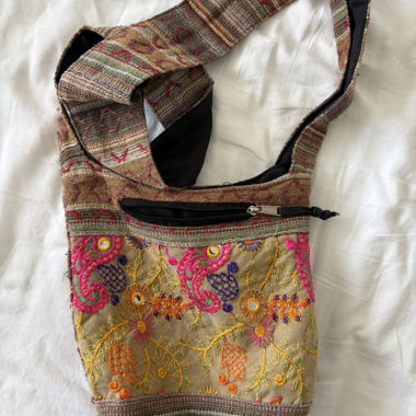 Sac bandoulière brodé
