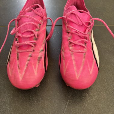 Pink Puma Football Shoes