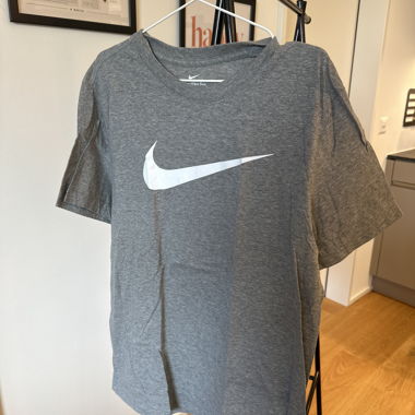 T-shirt Nike