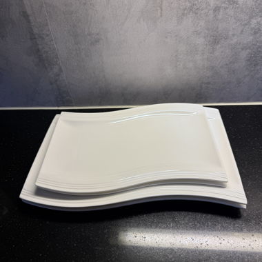 White porcelain plates, 2-piece set