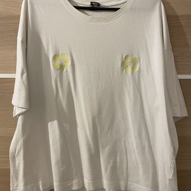 T-shirt Oversize weiss mit gelben Blumen