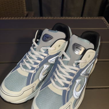 Dior B30 Babyblau
