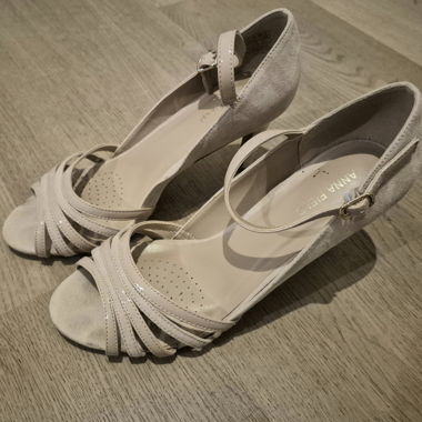 Scarpe con tacco