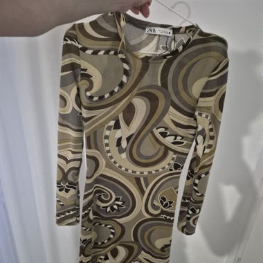 Gemustertes Kleid