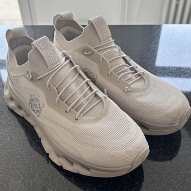 Sneakers On Running x Loewe