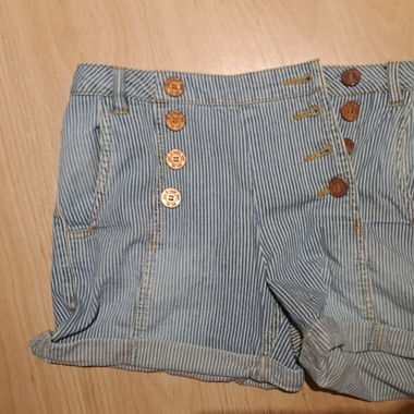 Gestreifte kurze Hose