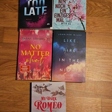 5 Romane von Colleen Hoover & Co.