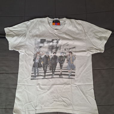 T-shirt graphique Radio Eva
