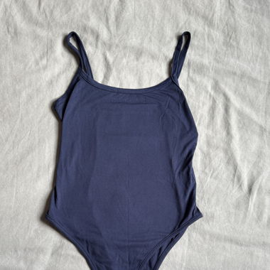 navy blue body