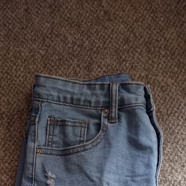 Kurze blaue jeans hose 