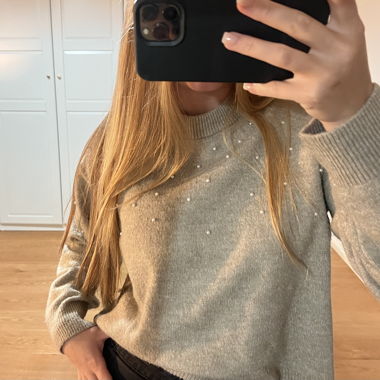 Maglione in maglia con perle