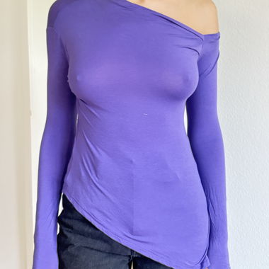 Violetter asymmetrischer Top