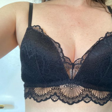 Schwarzes Spitzenbralette