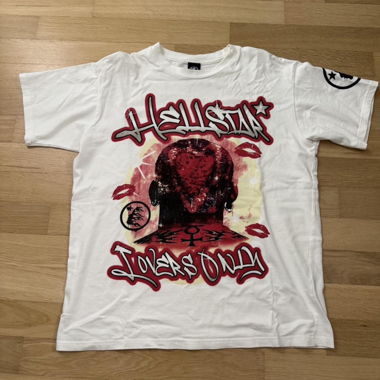 T-shirt Hellstar “Lovers Only“
