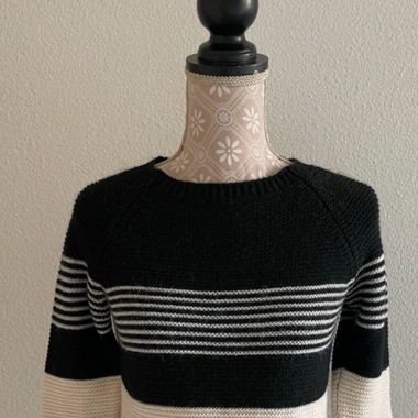 Guess Damenpullover gestreift schwarz/weiss chic