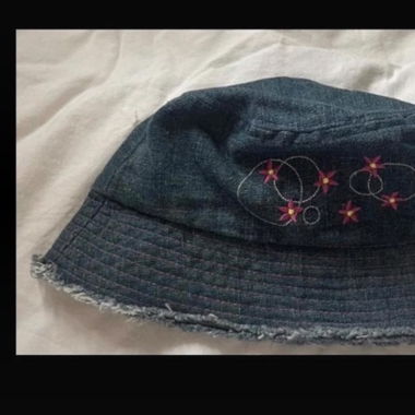 bucket hat 