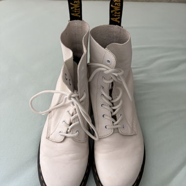Dr. Martens 1460 Pascal in weiss