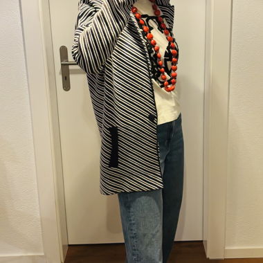 Cappotto corto Benetton a righe blu navy bianco