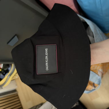 Calvin Klein Jeans Hut