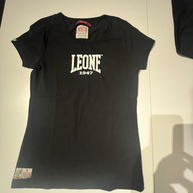 Schwarzes T-Shirt LEONE 1947 Grösse L (fällt klein aus)