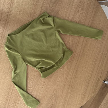 Haut vert à manches longues