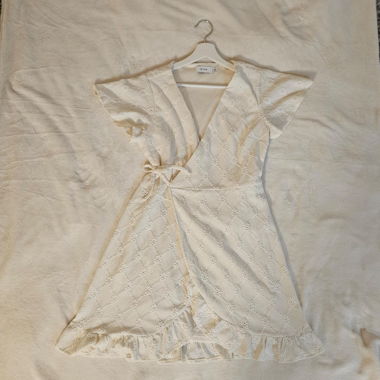 creme-weisses Kleid / Wickelkleid mit Schnürung