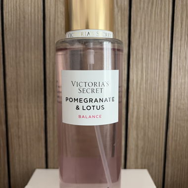 Spray profumata Victoria’s Secret Melograno & Loto