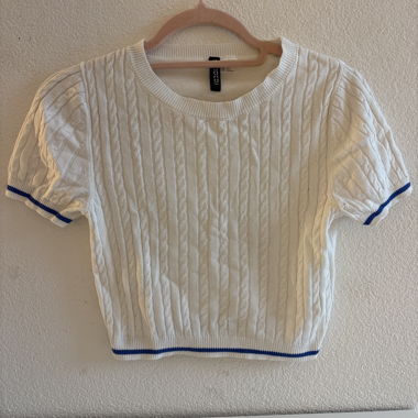 Haut en maille torsadée blanche