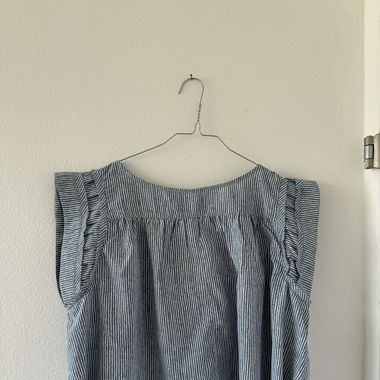 sleeveless blouse