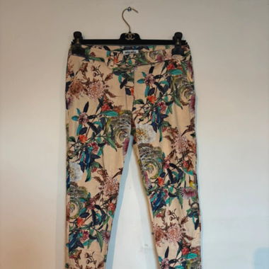 Pantalon droit imprimé jungle