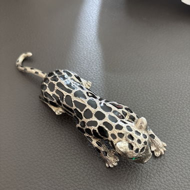 Cartier style pin